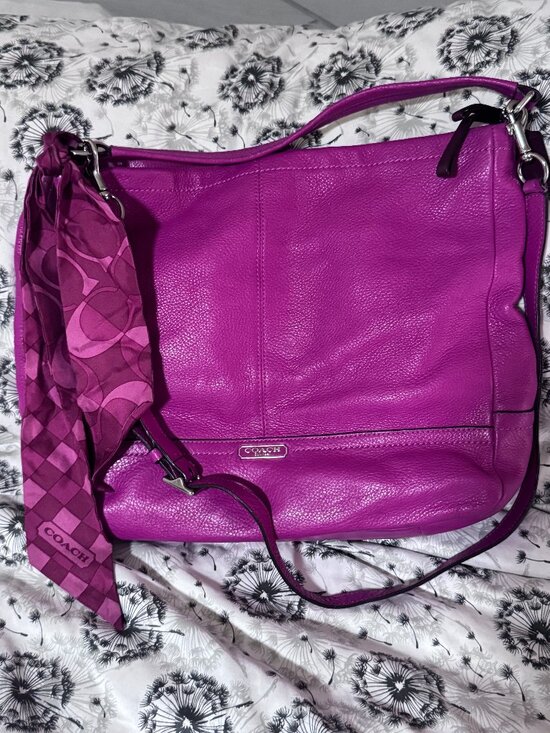Coach Handbags - Coach Pebbled Leather Hobo Shoulder Bag With Crossbody Strap F232
